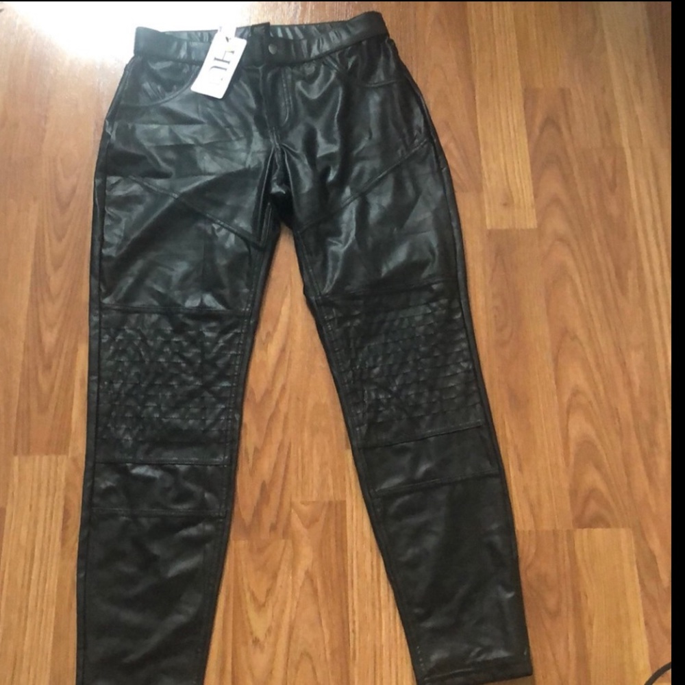 Hue Black Faux Leather Pants Sz M